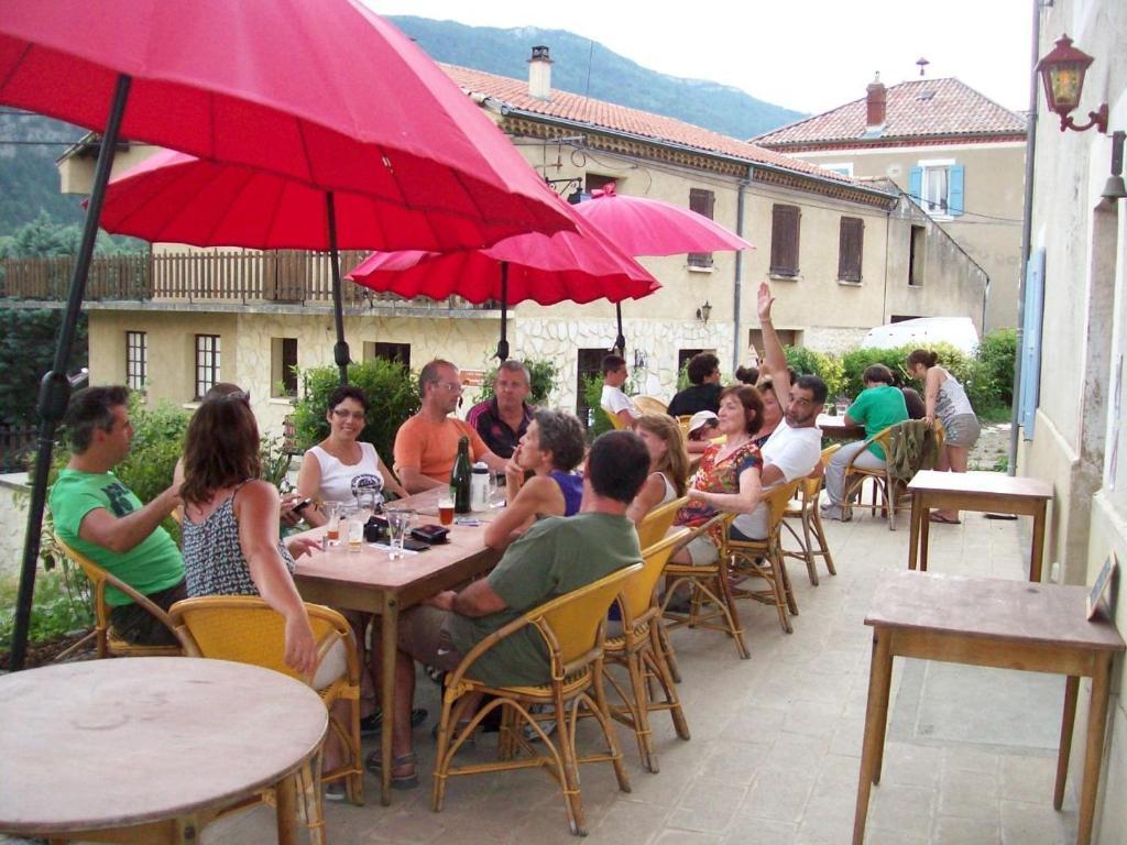 Le Vin De L'Ete Bed and Breakfast Ponet-et-Saint-Auban Buitenkant foto